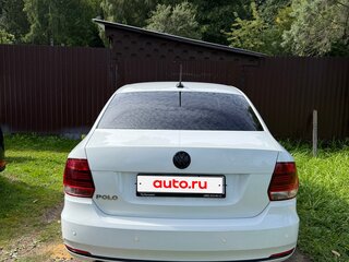 2017 Volkswagen Polo V Рестайлинг, белый, 900000 рублей, вид 5