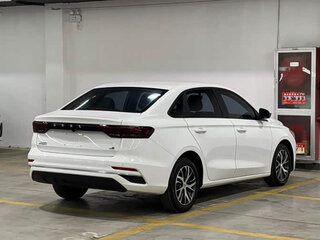 2022 Geely Emgrand II, белый, 1100000 рублей, вид 5