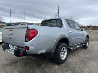 2014 Mitsubishi L200 IV Рестайлинг, серебристый, 890000 рублей, вид 2