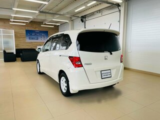 2010 Honda Freed I, белый, 999000 рублей, вид 4