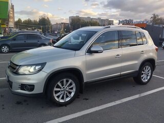 2012 Volkswagen Tiguan I Рестайлинг, серебристый, 1250000 рублей, вид 1