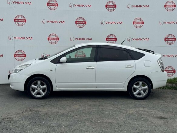 2010 Toyota Prius JDM II Рестайлинг (XW20), белый, 679000 рублей - вид 1