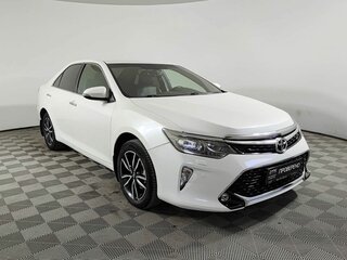 2017 Toyota Camry VII (XV50) Рестайлинг 2, белый, 1582000 рублей, вид 3
