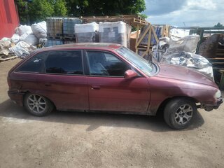 1996 Opel Astra 16LZ2 F, красный, 75000 рублей, вид 2