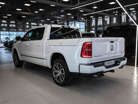 2026 Ram 1500 Crew Cab V Рестайлинг, белый - вид 5
