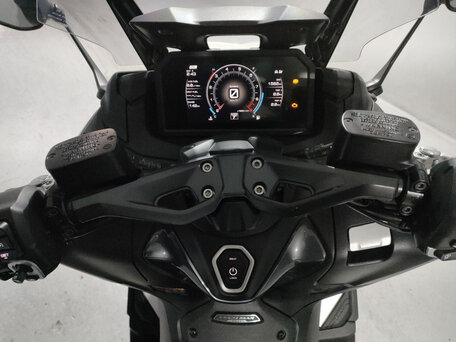 2022 Yamaha TMAX, зелёный, 1200000 рублей, вид 5