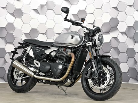 2025 Triumph Speed Twin, серебристый, 1629000 рублей, вид 1