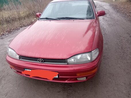 1994 Toyota Camry III (XV10), красный, 135000 рублей, вид 3