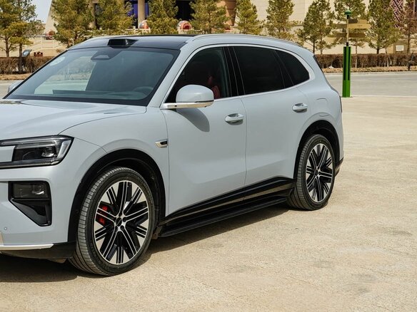 2026 Zeekr 8X 70 kWh, серебристый, 11000000 рублей - вид 11