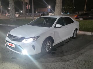 2016 Toyota Camry VII (XV50) Рестайлинг, белый, 2100000 рублей, вид 1