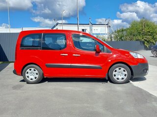 2010 Peugeot Partner II, красный, 699000 рублей, вид 3