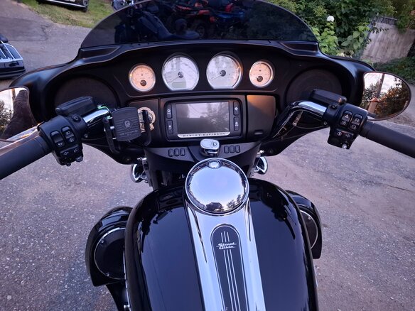 2017 Harley-Davidson Street Glide, чёрный, 1250000 рублей - вид 8
