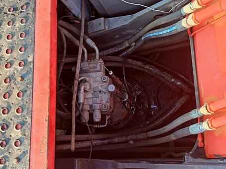 2012 Hitachi ZX200, красный, 3000000 рублей, вид 4