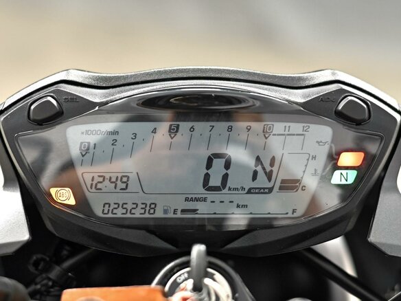 2021 Suzuki SV 650, чёрный - вид 8