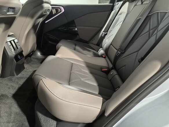 2025 BMW X3 Long 30L xDrive IV (G45/G48), серый, 7710000 рублей - вид 13