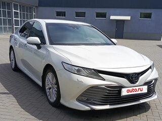 2020 Toyota Camry VIII (XV70), белый, 2790000 рублей, вид 3