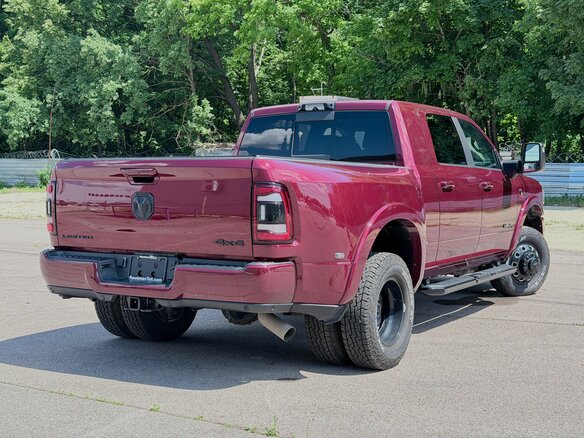 2023 RAM 3500, пурпурный, 16750000 рублей - вид 38