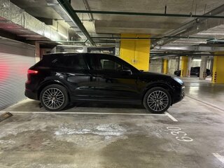 2018 Porsche Cayenne III, чёрный, 7500000 рублей, вид 3