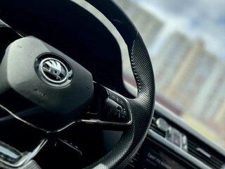 2018 Skoda Octavia III (A7) Рестайлинг, белый, 2200000 рублей, вид 4