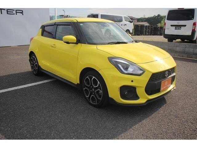 Открыть фотографии: Suzuki Swift V