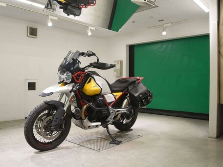 2019 Moto Guzzi V85 TT, белый, 797000 рублей, вид 4