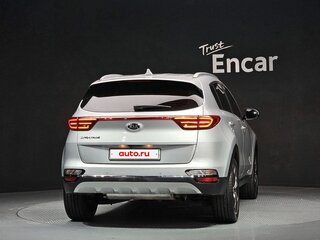 2021 Kia Sportage IV Рестайлинг, белый, 2240000 рублей, вид 3