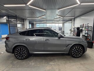2025 BMW X6 40i III (G06) Рестайлинг, серый, 13500000 рублей, вид 3