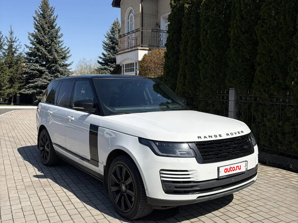 2018 Land Rover Range Rover IV Рестайлинг, белый, 5300000 рублей - вид 1