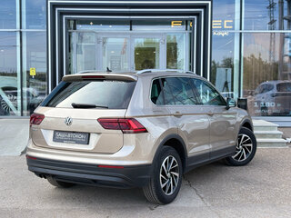 2018 Volkswagen Tiguan II, бежевый, 1710000 рублей, вид 4