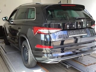 2023 Skoda Kodiaq I Рестайлинг, чёрный, 2972000 рублей, вид 4