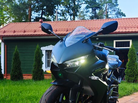 2026 Honda CBR 650R, чёрный, 1555000 рублей, вид 3