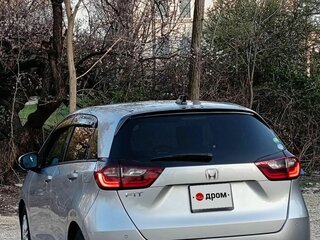 2020 Honda Fit IV, серебристый, 1235000 рублей, вид 2
