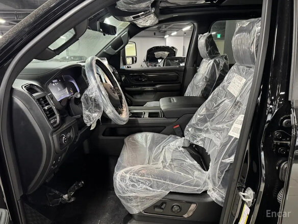 2026 Ram 1500 Quad Cab V Рестайлинг, чёрный, 11990000 рублей - вид 4