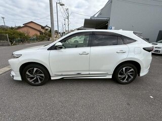 2019 Toyota Harrier III (XU60) Рестайлинг, белый, 2215000 рублей, вид 5
