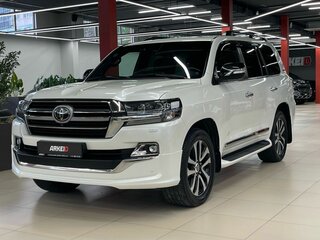 2019 Toyota Land Cruiser 200 Series Рестайлинг 2, белый, 8590000 рублей, вид 2