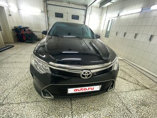 2015 Toyota Camry VII (XV50) Рестайлинг, чёрный, 1950000 рублей, вид 1