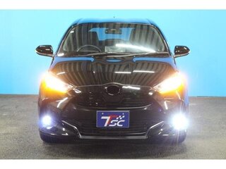 2022 Toyota Yaris IV, чёрный, 880000 рублей, вид 2