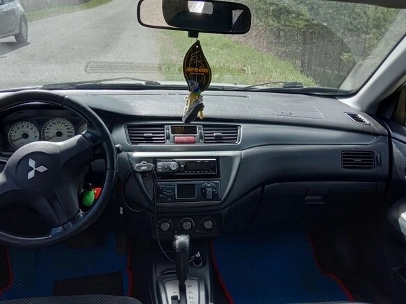 2006 Mitsubishi Lancer IX Рестайлинг, серебристый, 300000 рублей - вид 4