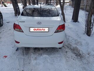 2013 Hyundai Solaris I, белый, 670000 рублей, вид 4