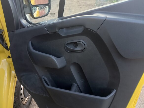 2021 Renault Master, жёлтый, 1820000 рублей - вид 8