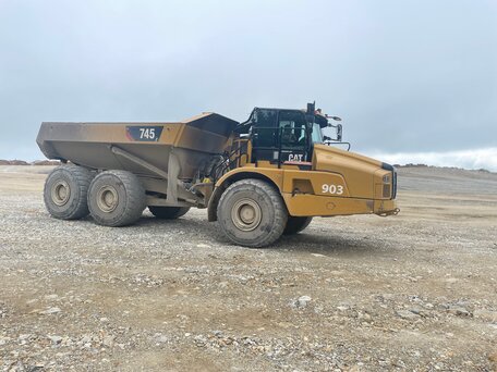 2018 Caterpillar 745, жёлтый, 23000000 рублей, вид 1