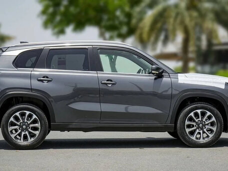 2025 Suzuki Grand Vitara III, серый, 3180000 рублей, вид 3