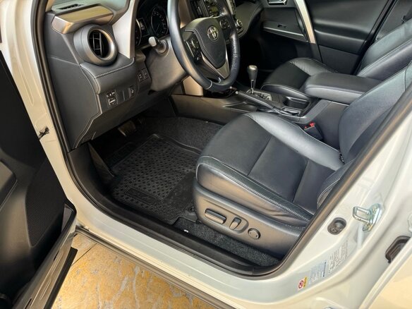2018 Toyota RAV4 IV (XA40) Рестайлинг, белый, 2790000 рублей - вид 15