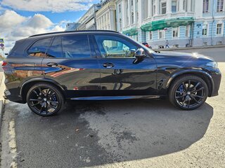 2021 BMW X5 30d IV (G05/G18), чёрный, 6200000 рублей, вид 3