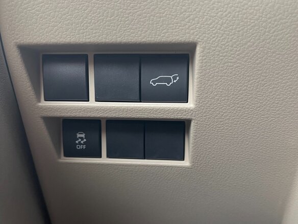 2023 Toyota Land Cruiser 300 Series, чёрный, 14300000 рублей - вид 21