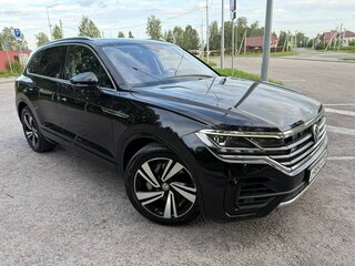 2018 Volkswagen Touareg III, чёрный, 5500000 рублей, вид 1