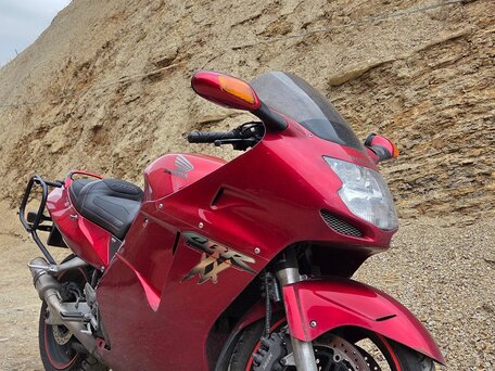 1998 Honda CBR 1100 XX, красный, 370000 рублей, вид 1