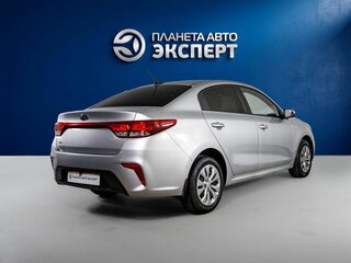 2017 Kia Rio IV, серебристый, 1270000 рублей, вид 4