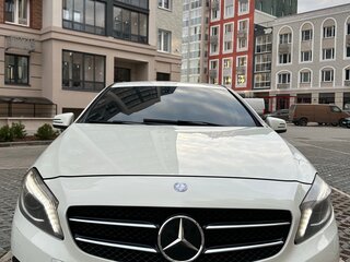 2013 Mercedes-Benz A-Класс 200 III (W176), белый, 1170000 рублей, вид 2