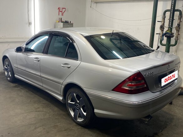 2004 Mercedes-Benz C-Класс 230 II (W203) Рестайлинг, серебристый, 850000 рублей - вид 10